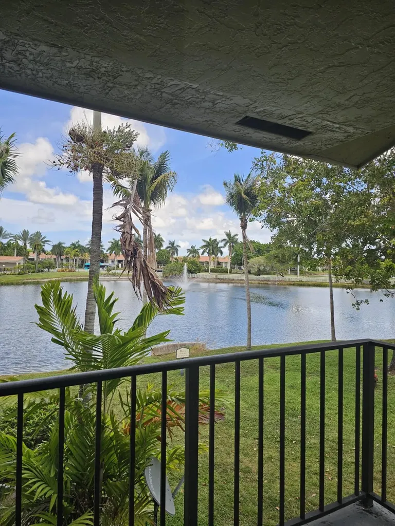 1660 Windorah Way West Palm Beach FL 33411