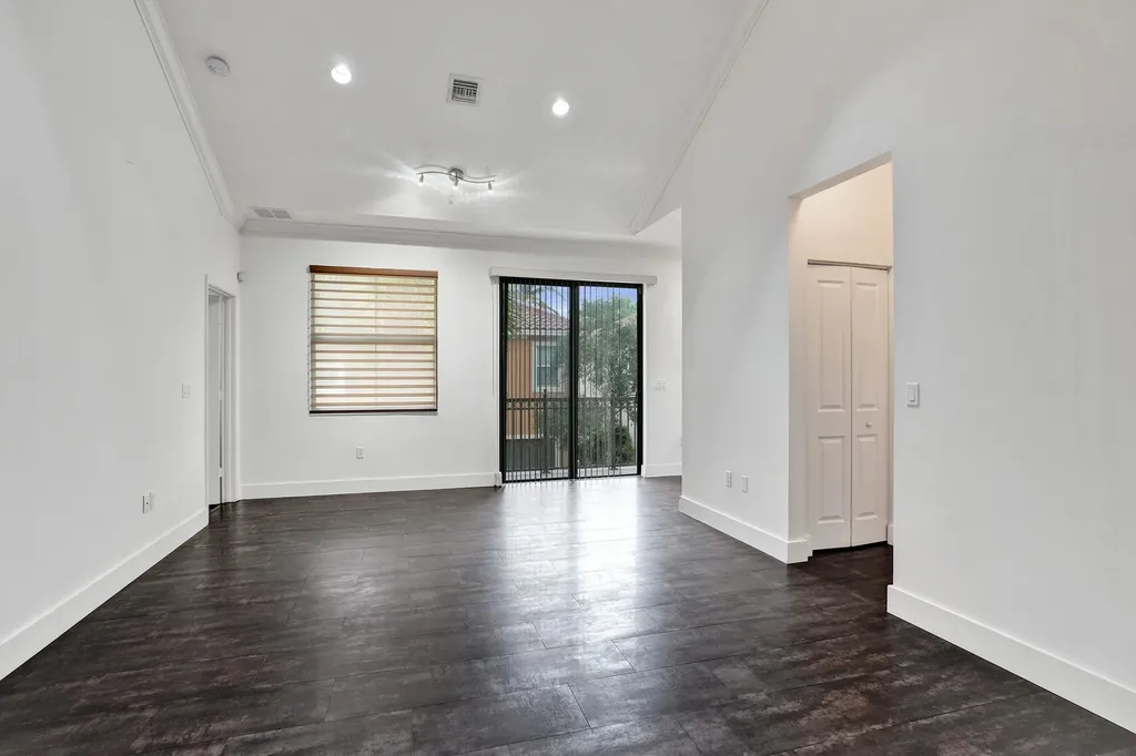 12662 NW 32nd Place Sunrise FL 33323