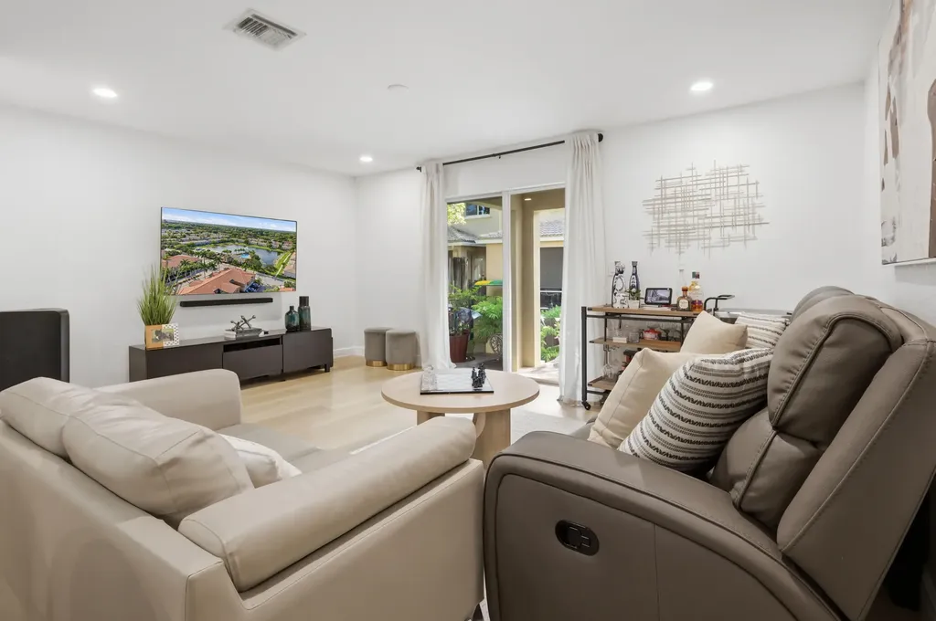 5959 London Lane Tamarac FL 33321