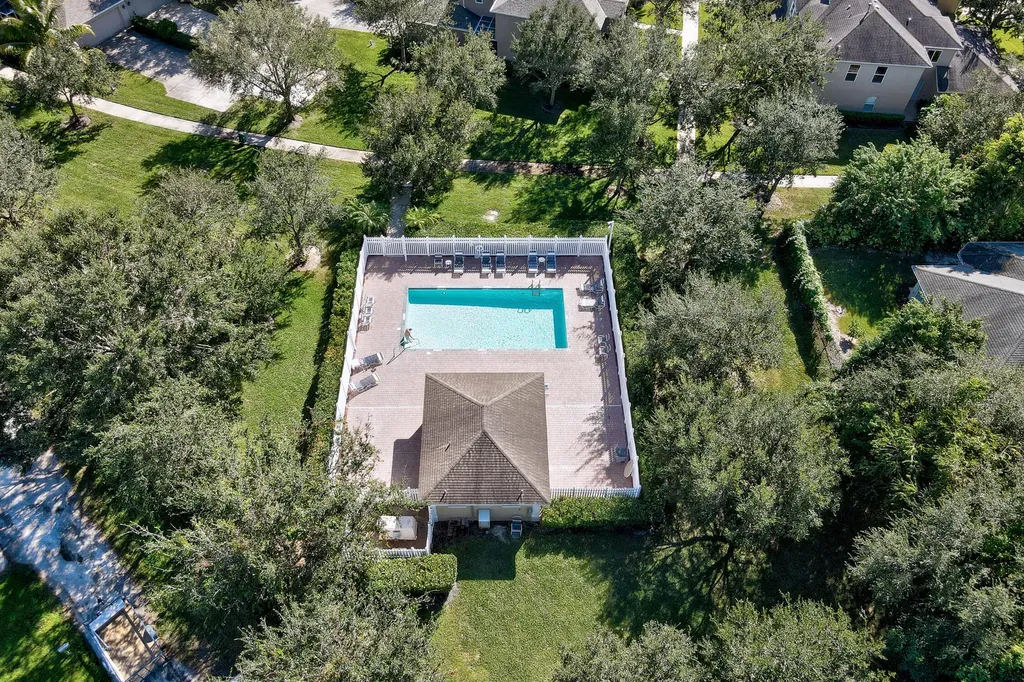 1660 Pointe W Way Vero Beach FL 32966