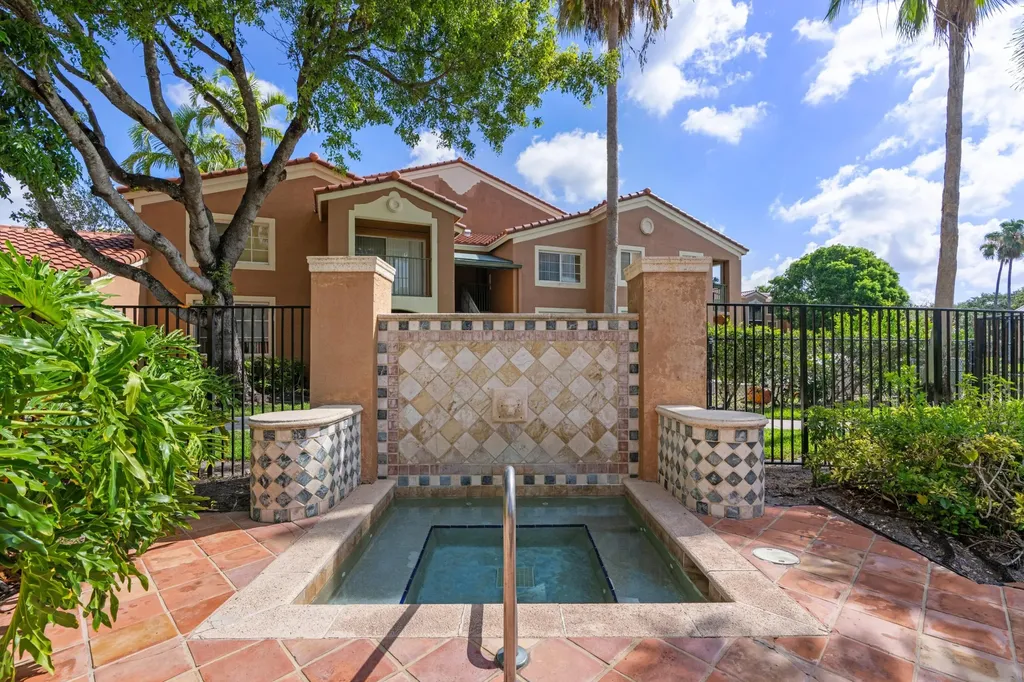 4828 N State Road 7 Coconut Creek FL 33073