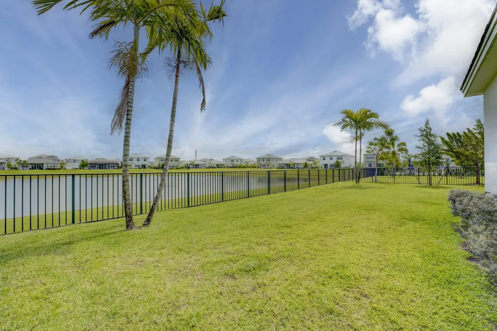 13530 Spruce Pine Drive The Acreage FL 33470