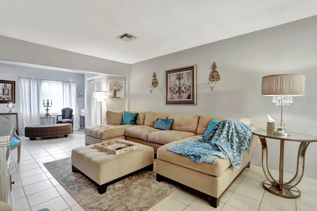 2131 NE 42nd Court Lighthouse Point FL 33064