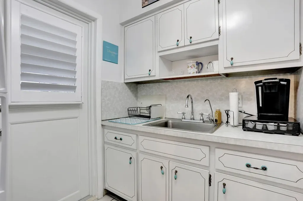 2131 NE 42nd Court Lighthouse Point FL 33064
