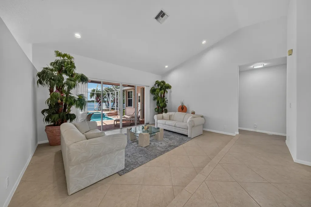 1501 NW 180th Way Pembroke Pines FL 33029