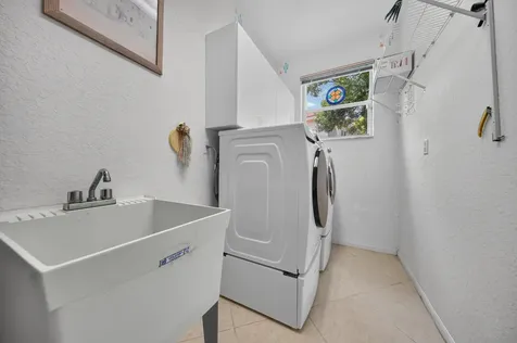 1501 NW 180th Way Pembroke Pines FL 33029
