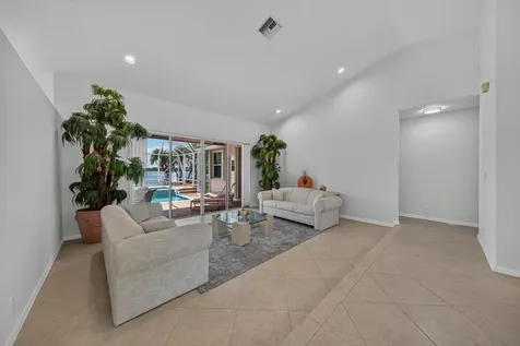 1501 NW 180th Way Pembroke Pines FL 33029