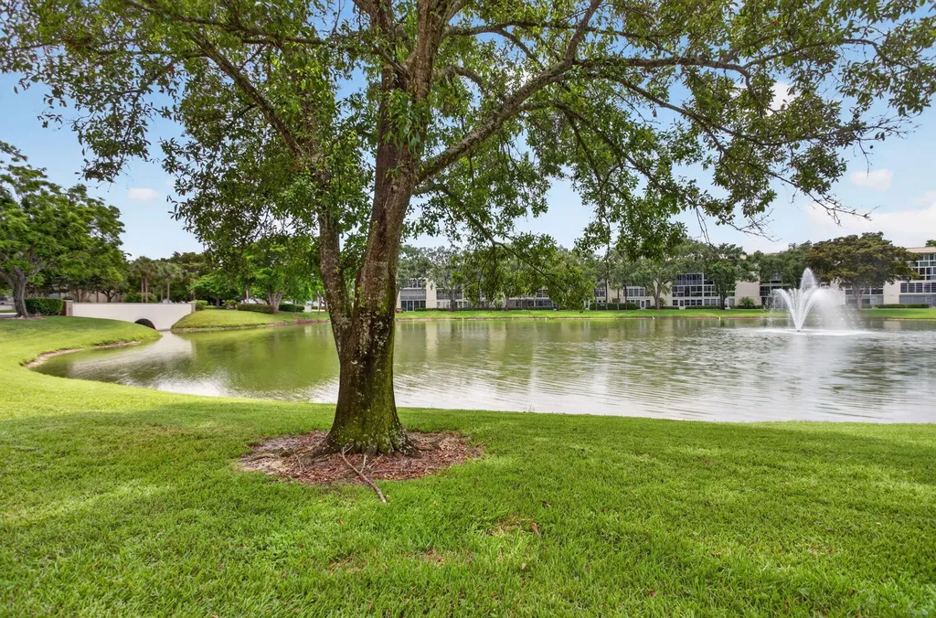 2202 Lucaya Bend Coconut Creek FL 33066