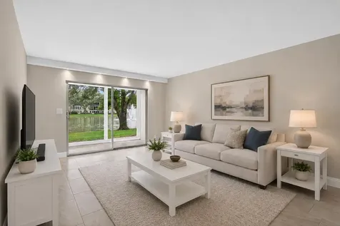 2202 Lucaya Bend Coconut Creek FL 33066