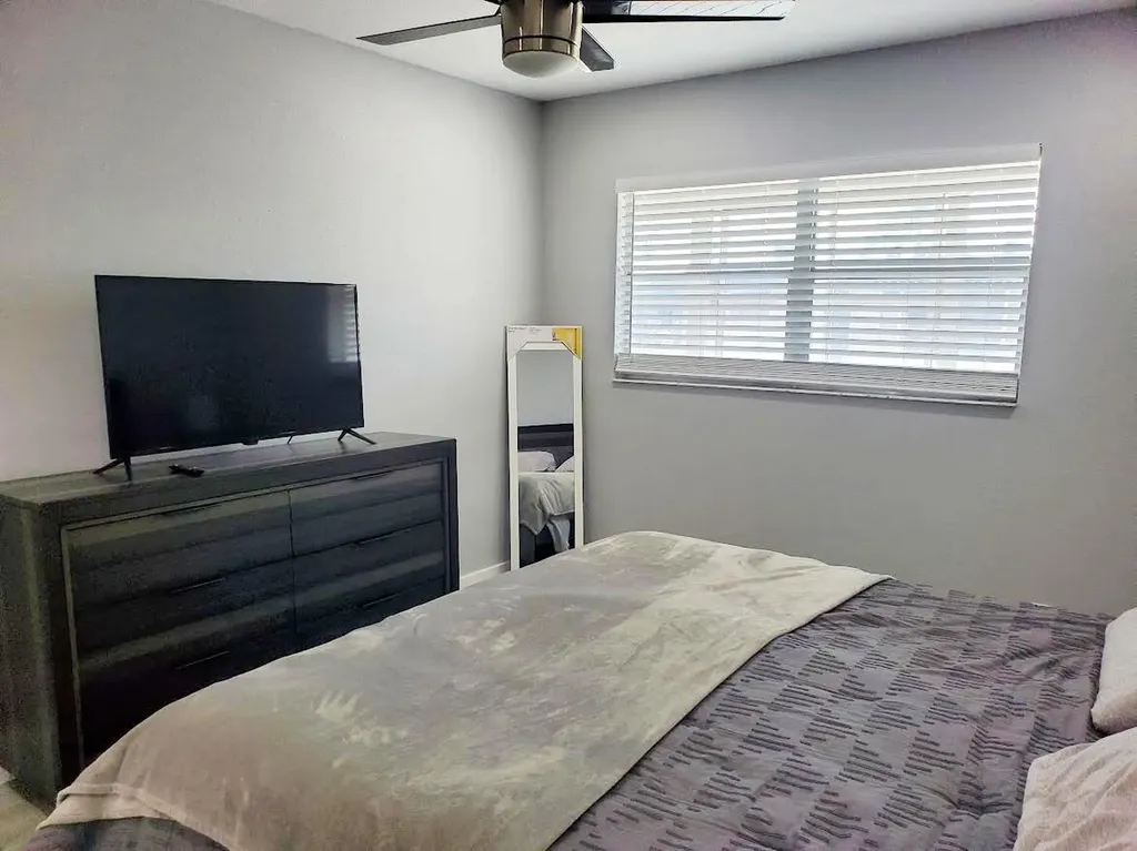 564 Saxony L Drive Delray Beach FL 33446