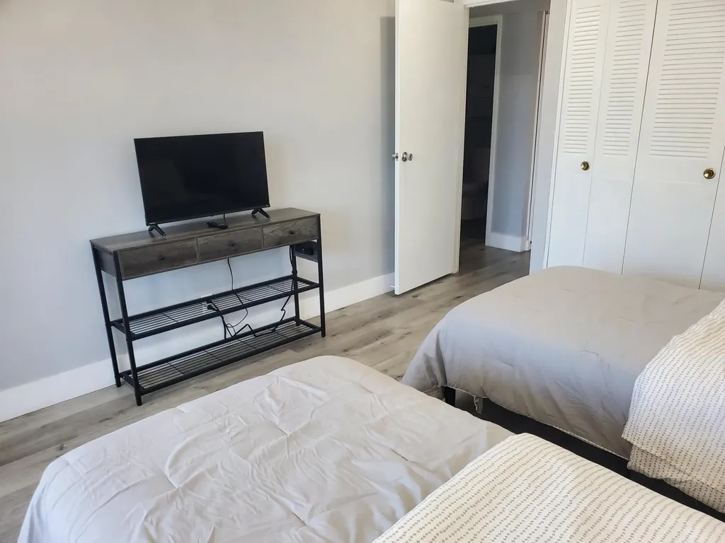 564 Saxony Drive Delray Beach FL 33446