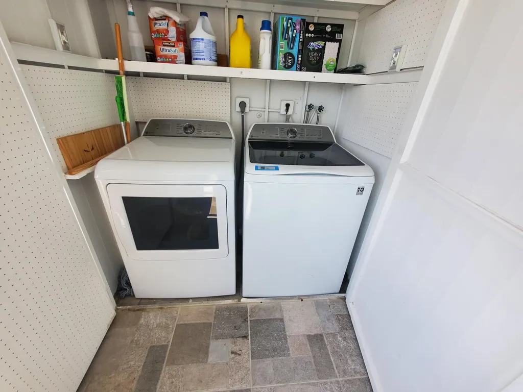 564 Saxony Drive Delray Beach FL 33446