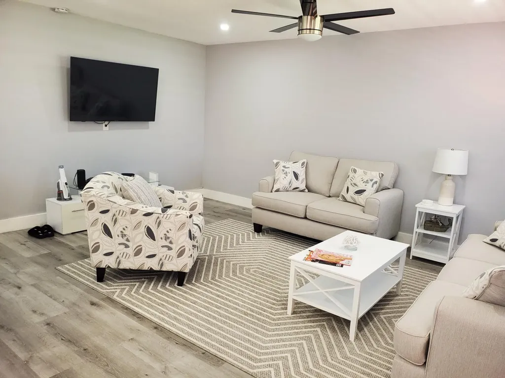 564 Saxony Drive Delray Beach FL 33446