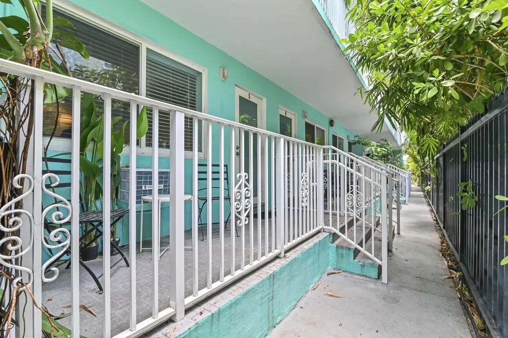 1035 Meridian Avenue Miami Beach FL 33139