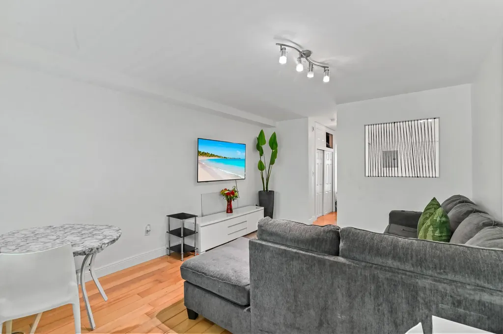 1035 Meridian Avenue Miami Beach FL 33139
