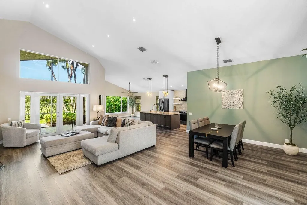 6141 Hook Lane Boynton Beach FL 33437