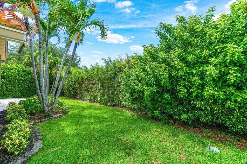 6141 Hook Lane Boynton Beach FL 33437