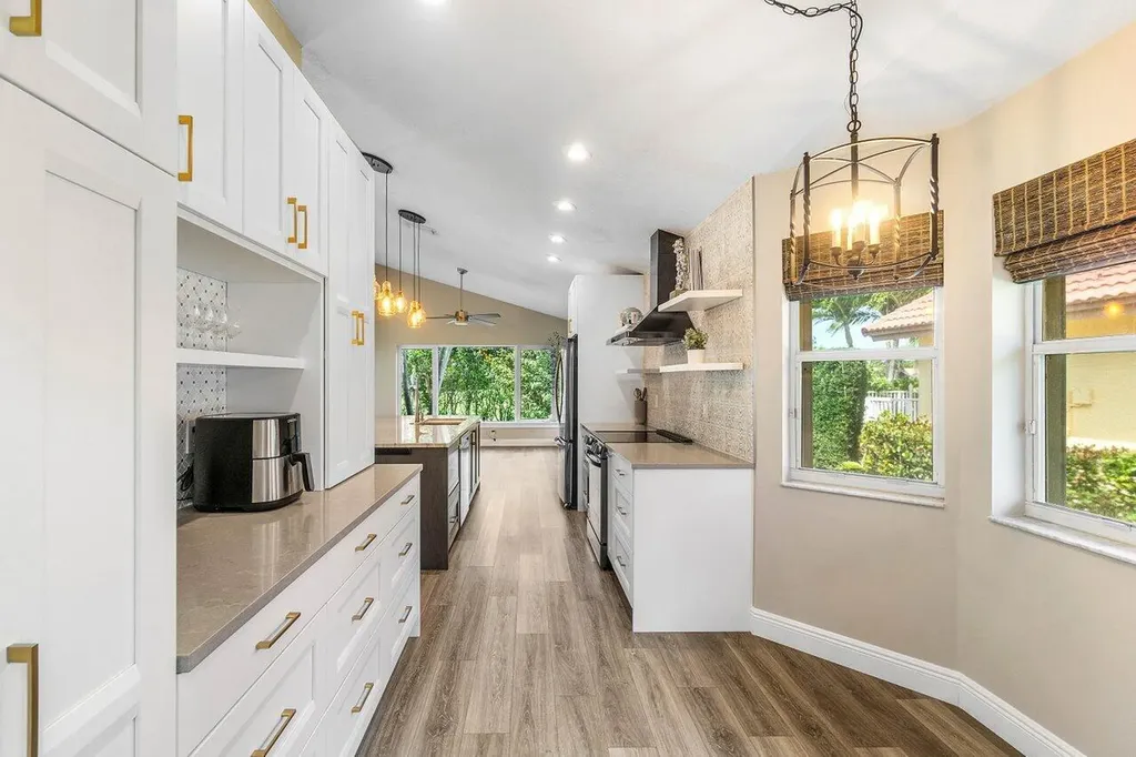 6141 Hook Lane Boynton Beach FL 33437