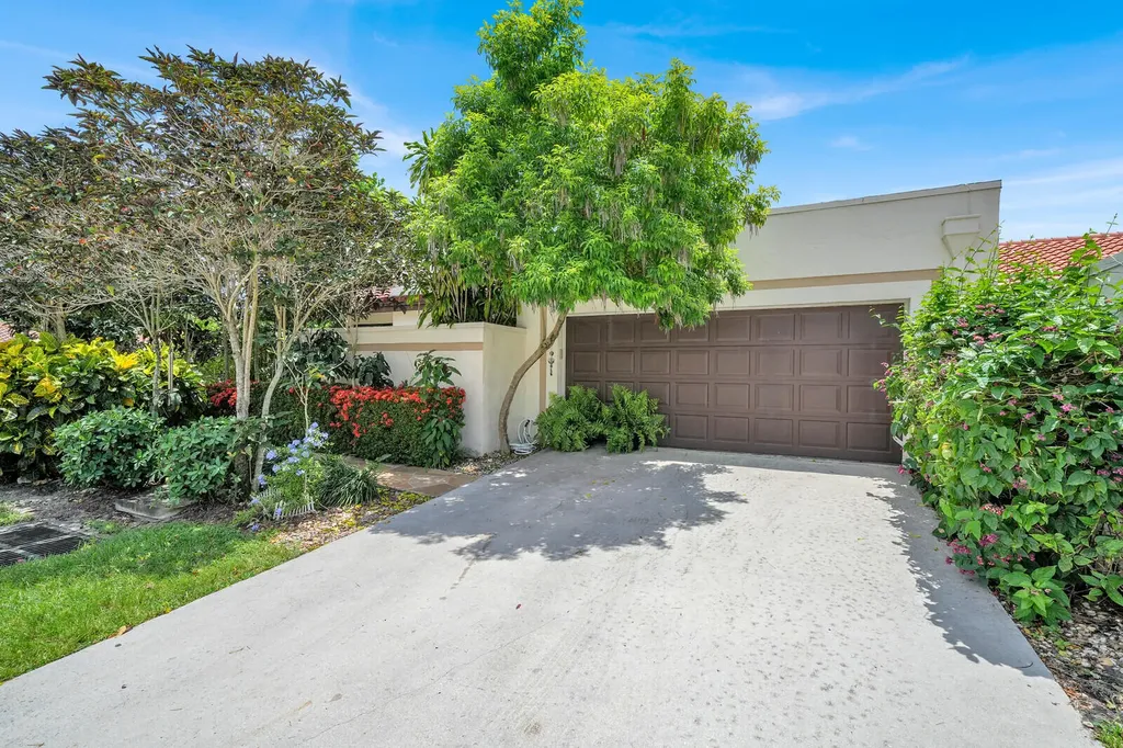 21381 Sonesta Way Boca Raton FL 33433