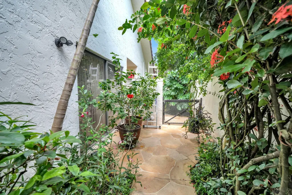 21381 Sonesta Way Boca Raton FL 33433