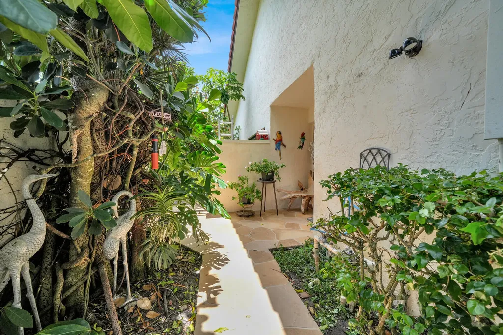 21381 Sonesta Way Boca Raton FL 33433