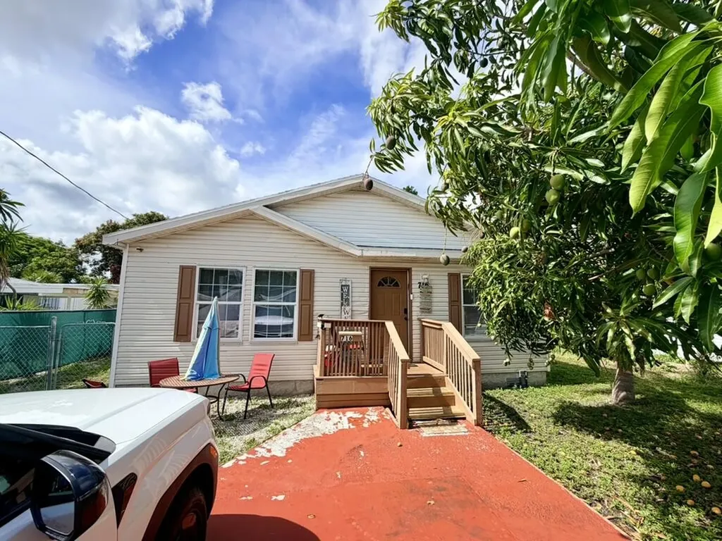 716 21st Street West Palm Beach FL 33407