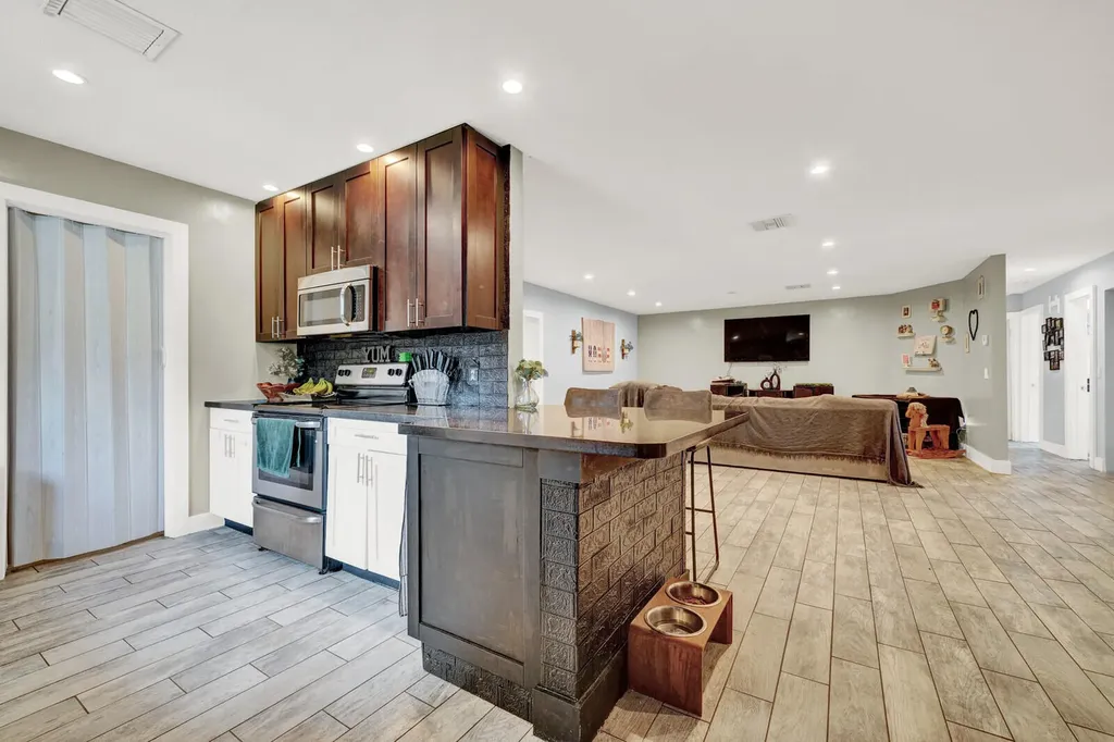9599 SW 13th Place Boca Raton FL 33428