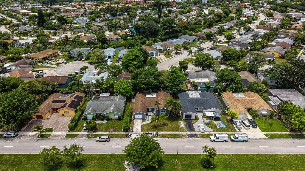 9599 SW 13th Place Boca Raton FL 33428