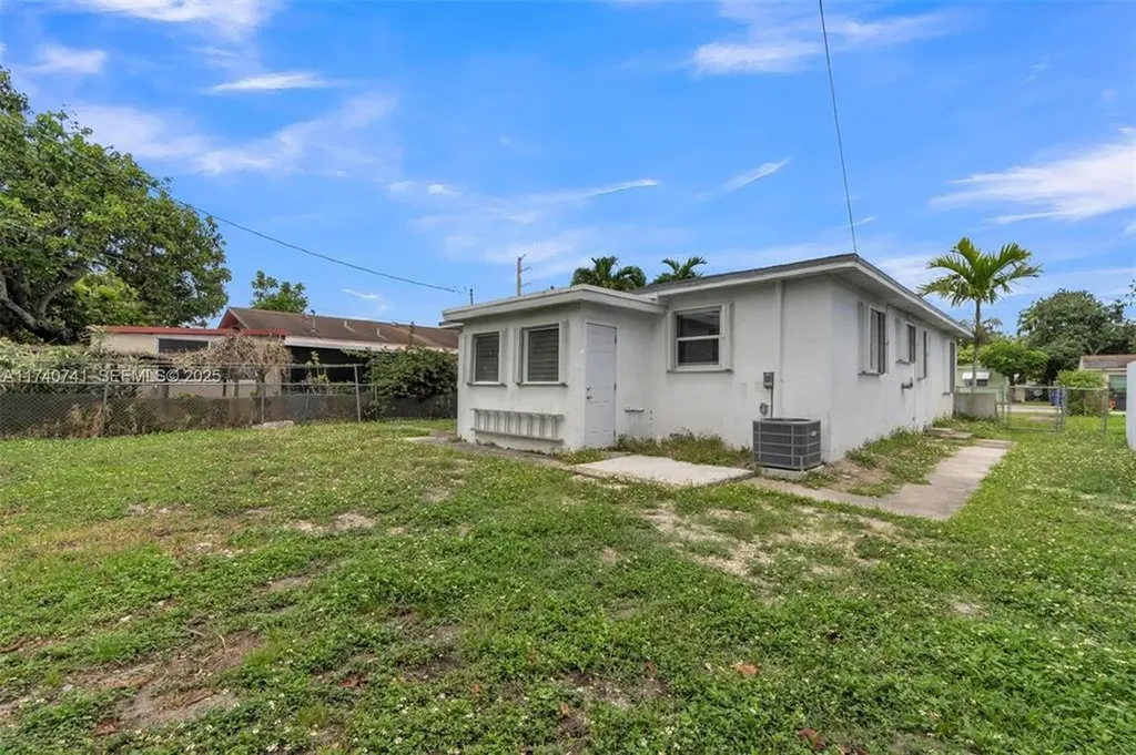 6340 Dawson Street Hollywood FL 33023