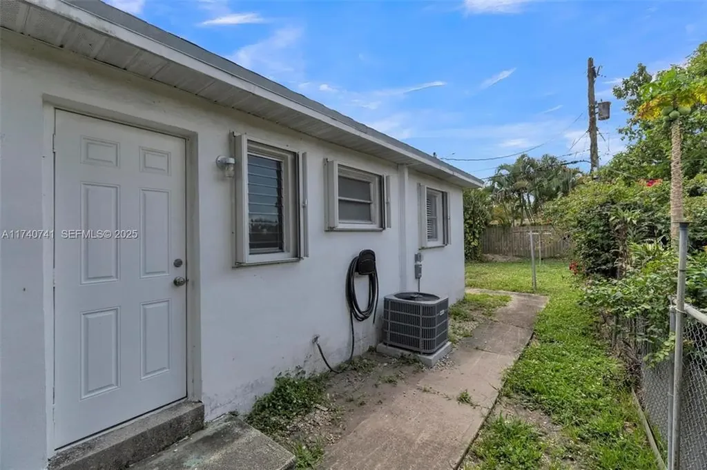 6340 Dawson Street Hollywood FL 33023