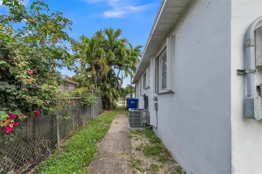 6340 Dawson Street Hollywood FL 33023