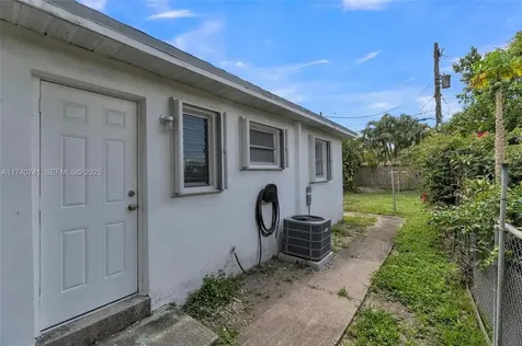 6340 Dawson Street Hollywood FL 33023