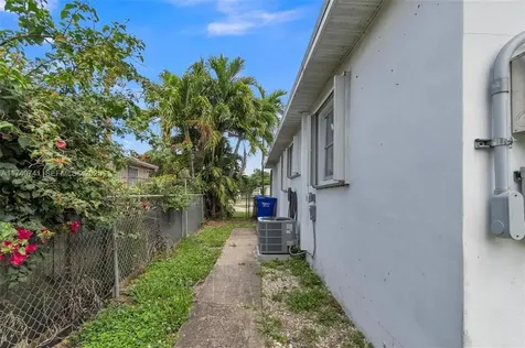 6340 Dawson Street Hollywood FL 33023