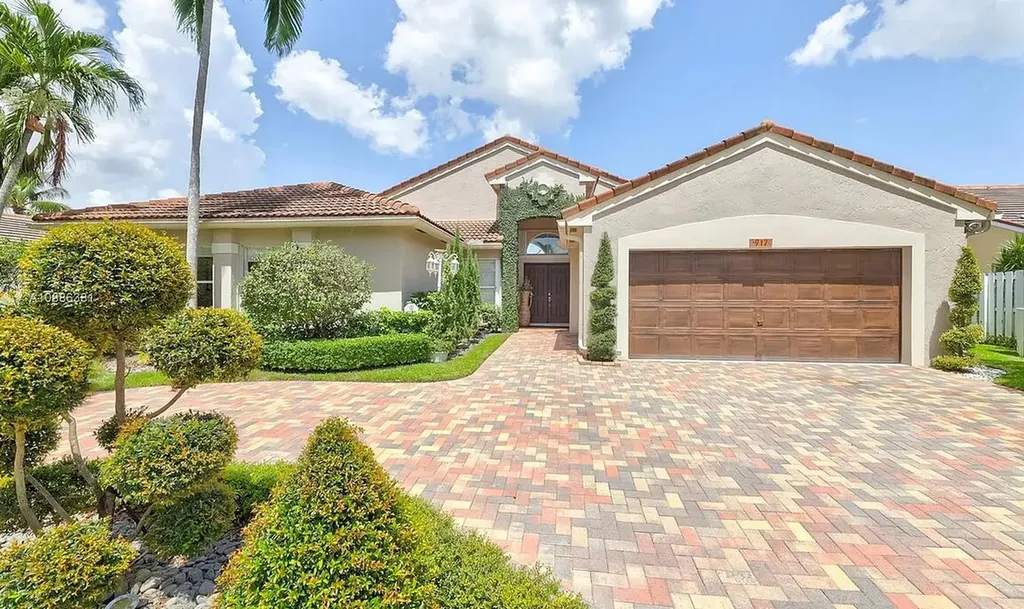 912 NW 132nd Avenue Sunrise FL 33325