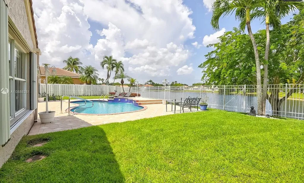 912 NW 132nd Avenue Sunrise FL 33325
