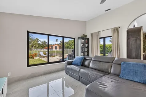 912 NW 132nd Avenue Sunrise FL 33325