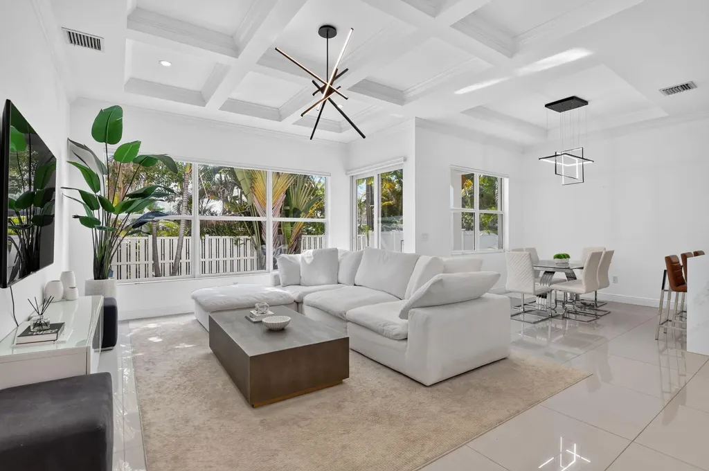 500 NE Wavecrest Way Boca Raton FL 33432