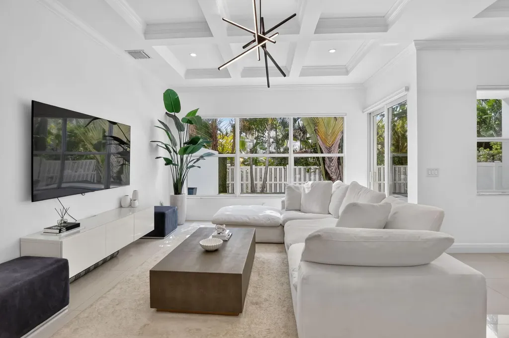 500 NE Wavecrest Way Boca Raton FL 33432