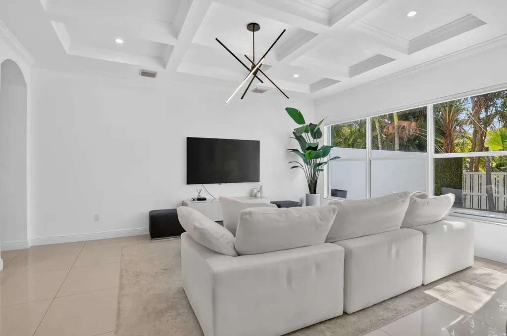 500 NE Wavecrest Way Boca Raton FL 33432