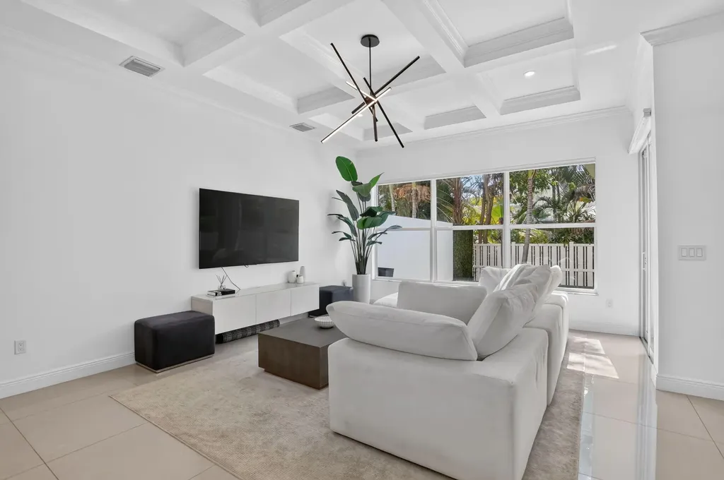 500 NE Wavecrest Way Boca Raton FL 33432