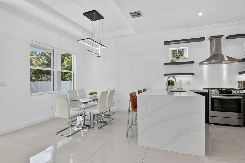 500 NE Wavecrest Way Boca Raton FL 33432