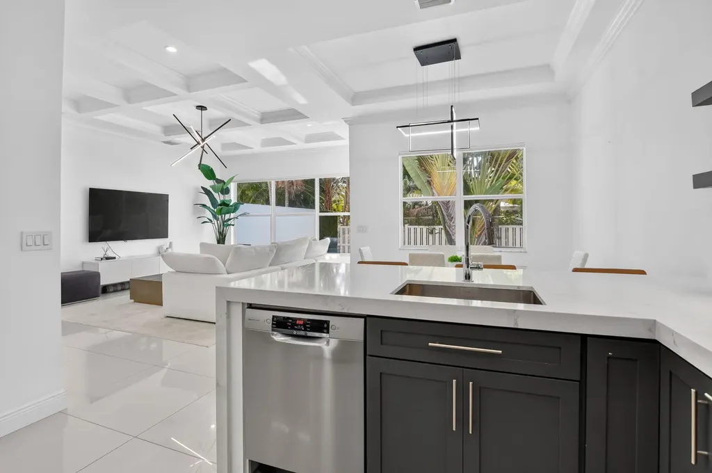500 NE Wavecrest Way Boca Raton FL 33432