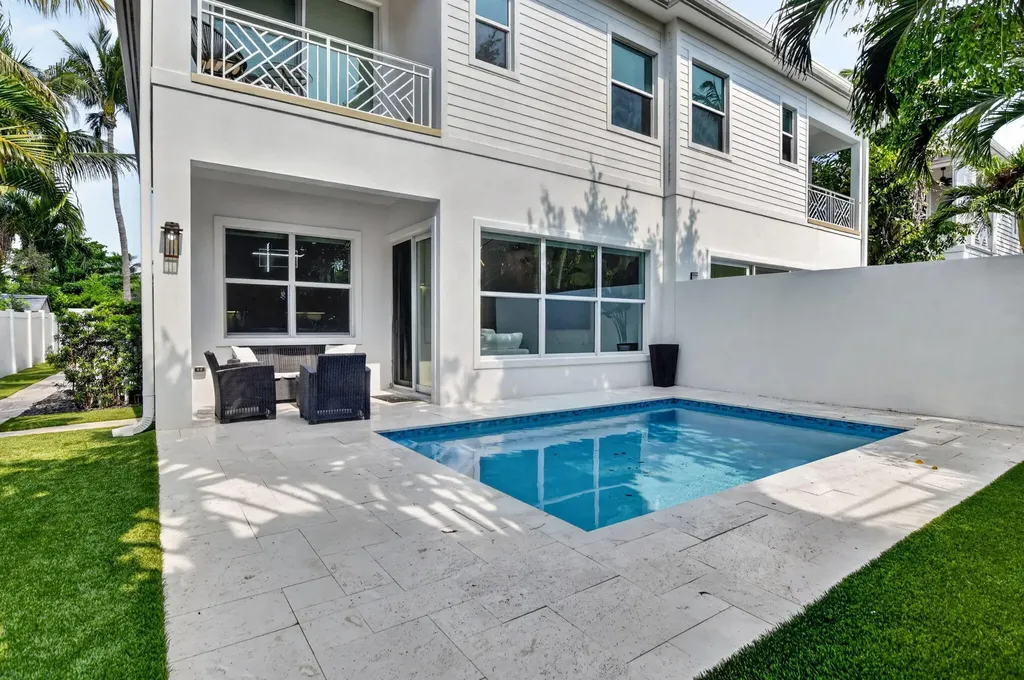 500 NE Wavecrest Way Boca Raton FL 33432