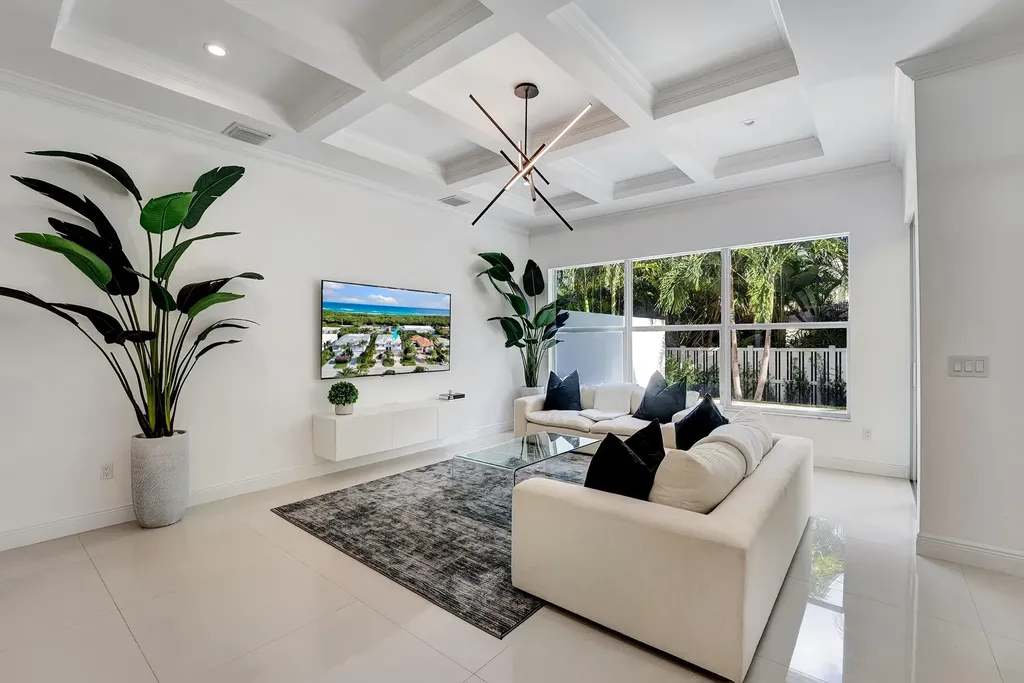 500 NE Wavecrest Way Boca Raton FL 33432