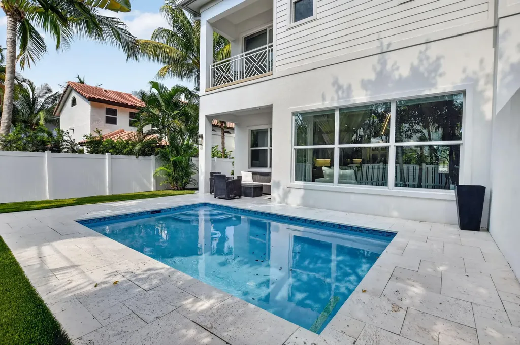 500 NE Wavecrest Way Boca Raton FL 33432