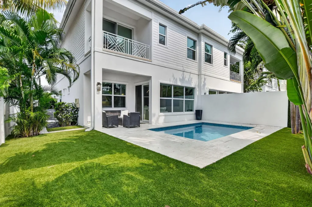500 NE Wavecrest Way Boca Raton FL 33432