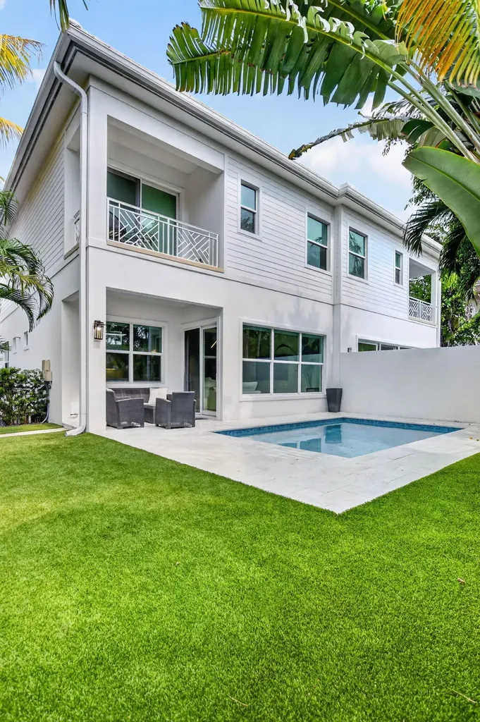 500 NE Wavecrest Way Boca Raton FL 33432