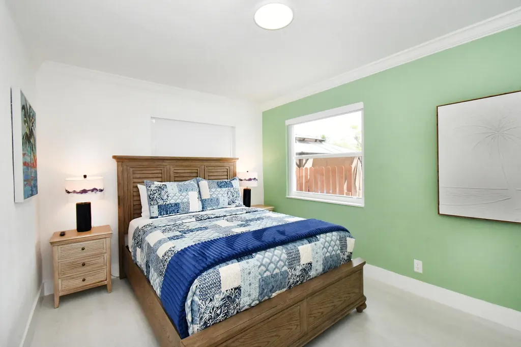 813 SW 3rd Court Delray Beach FL 33444