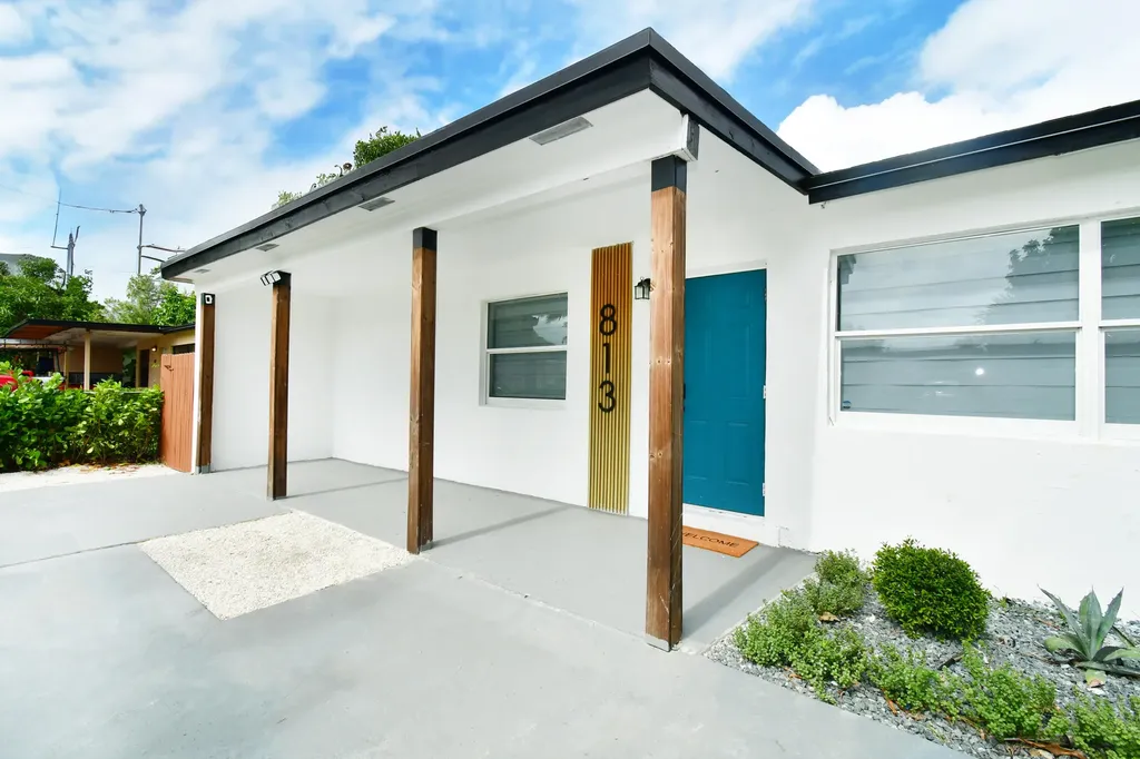 813 SW 3rd Court Delray Beach FL 33444