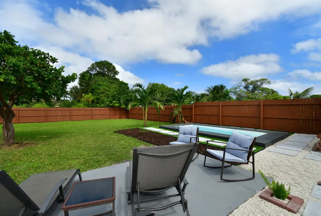 813 SW 3rd Court Delray Beach FL 33444